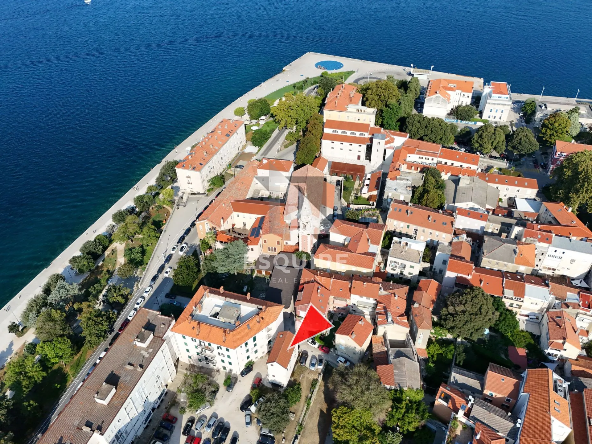 zadar - zgrada u centru stare jezgre grada sa 6 apartmana i 2 poslovna prostora - slika 3