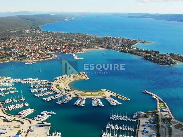 SUKOŠAN - Građevinsko zemljište 400m od mora - 2000m2