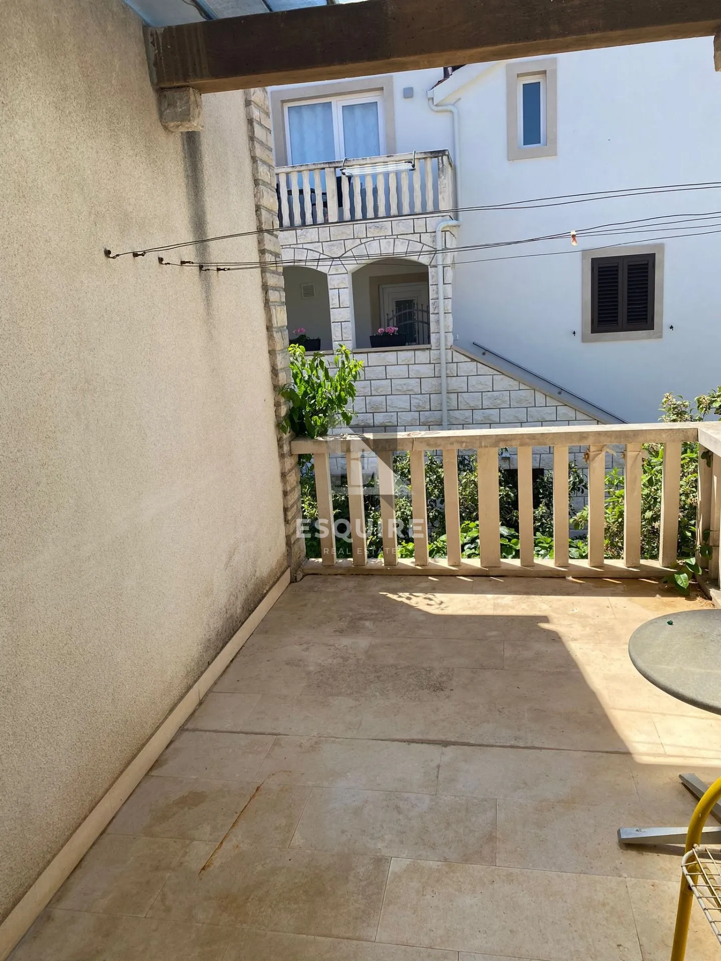 brač - sutivan - kuća sa dvije stambene jedinice i bazenom - 425m2 - slika 34