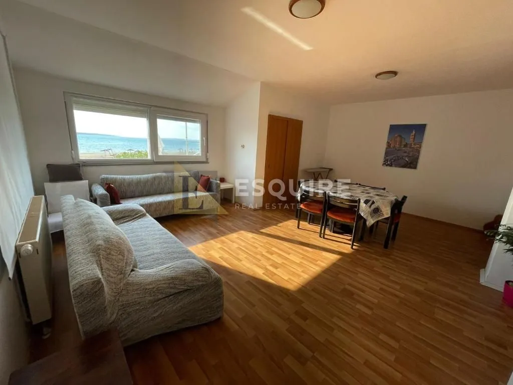 ljubač - samostojeća kuća s velikom okućnicom 1. red do mora - 702m2 - slika 4