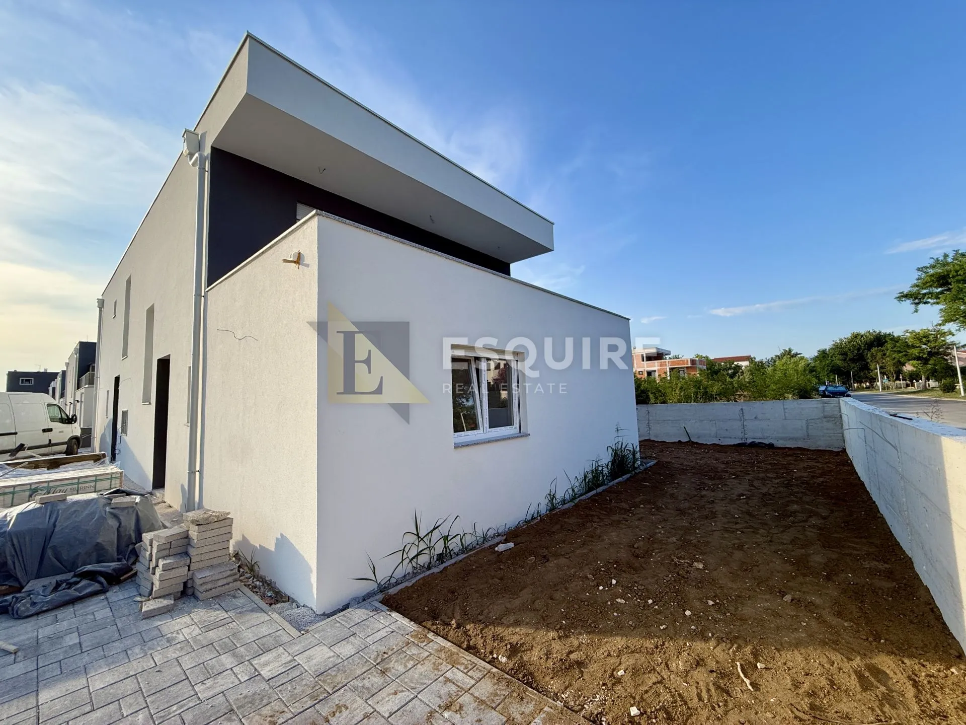 privlaka – sabunike, dvosoban apartman u prizemlju s vrtom!! - slika 1