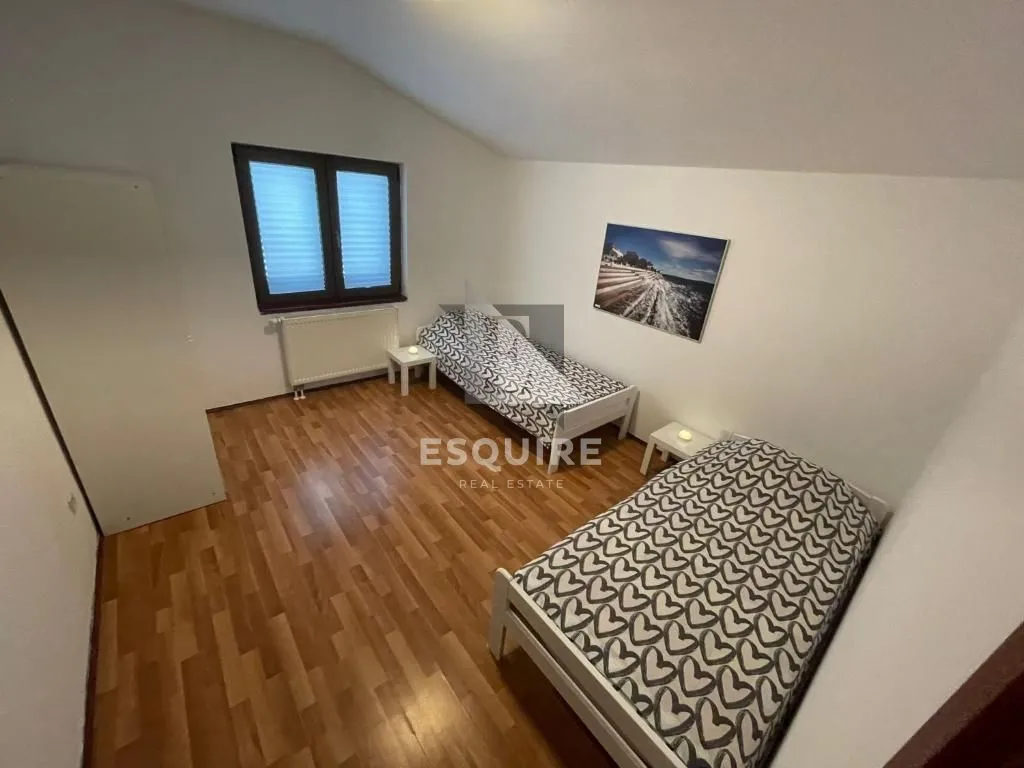 ljubač - samostojeća kuća s velikom okućnicom 1. red do mora - 702m2 - slika 7