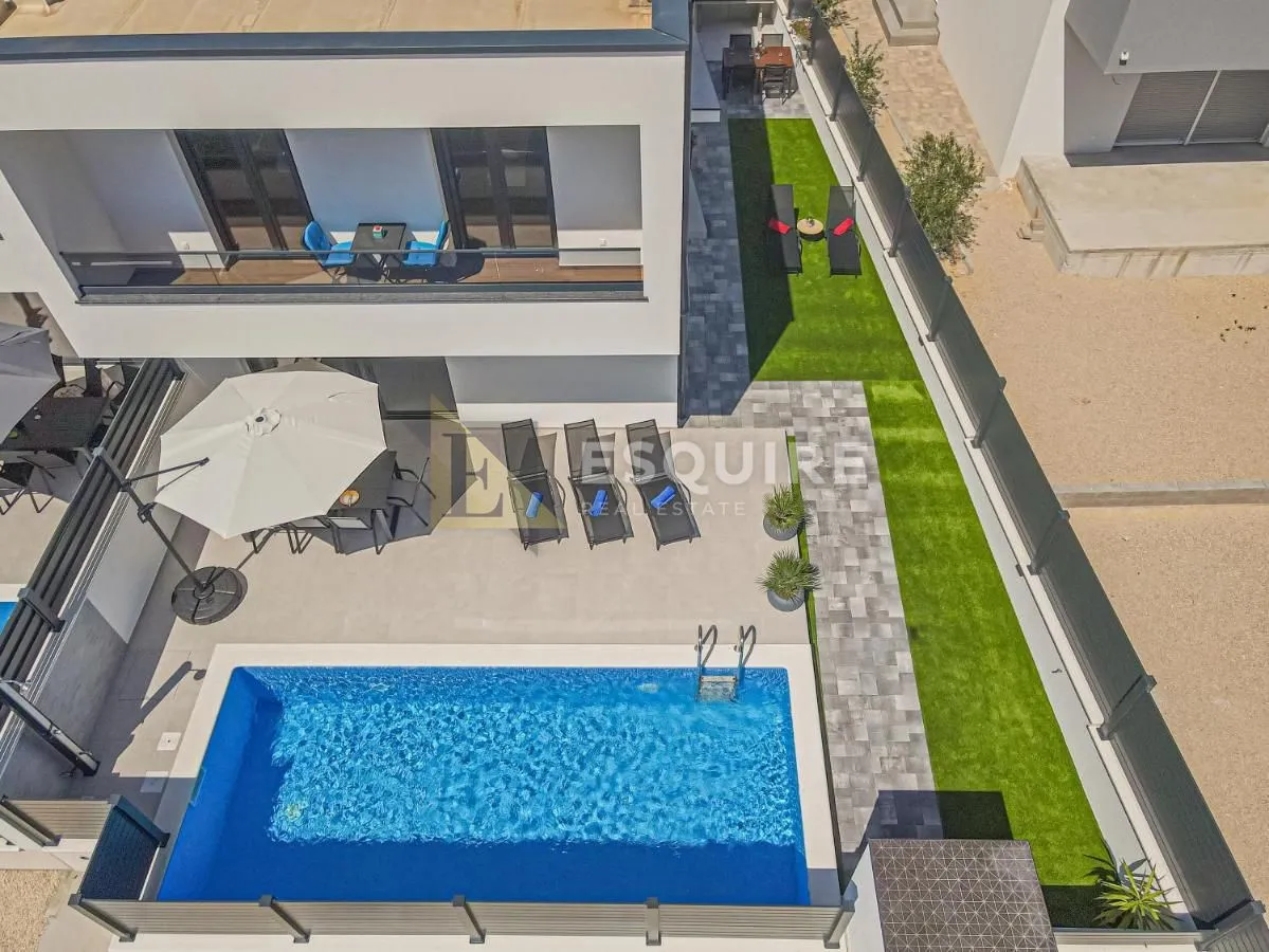 vodice - moderna vila s bazenom - slika 2