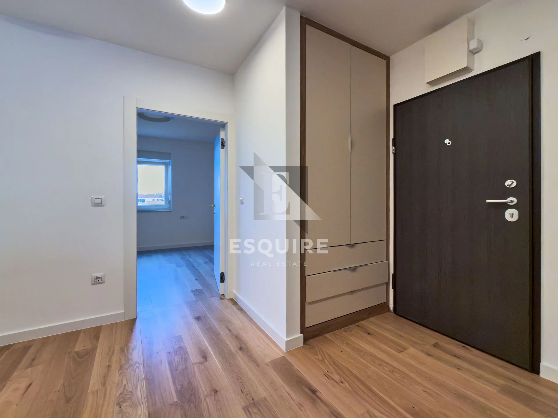 bili brig - potpuno renoviran dvosoban stan - 75m2 - slika 5