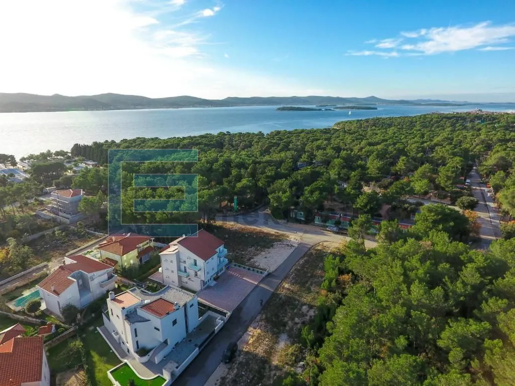 luksuzna villa 200 metara od mora biograd prodaja - slika 2