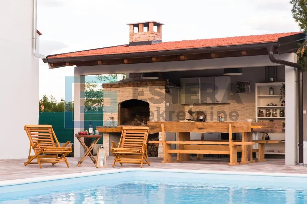 prodaja kuća za odmor 160 m2, perušić - slika 14