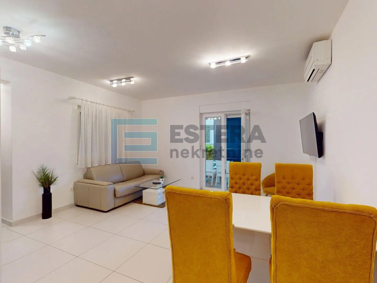 apartman u 50 m2 prodaja srima, priz, parking, bazen - slika 2