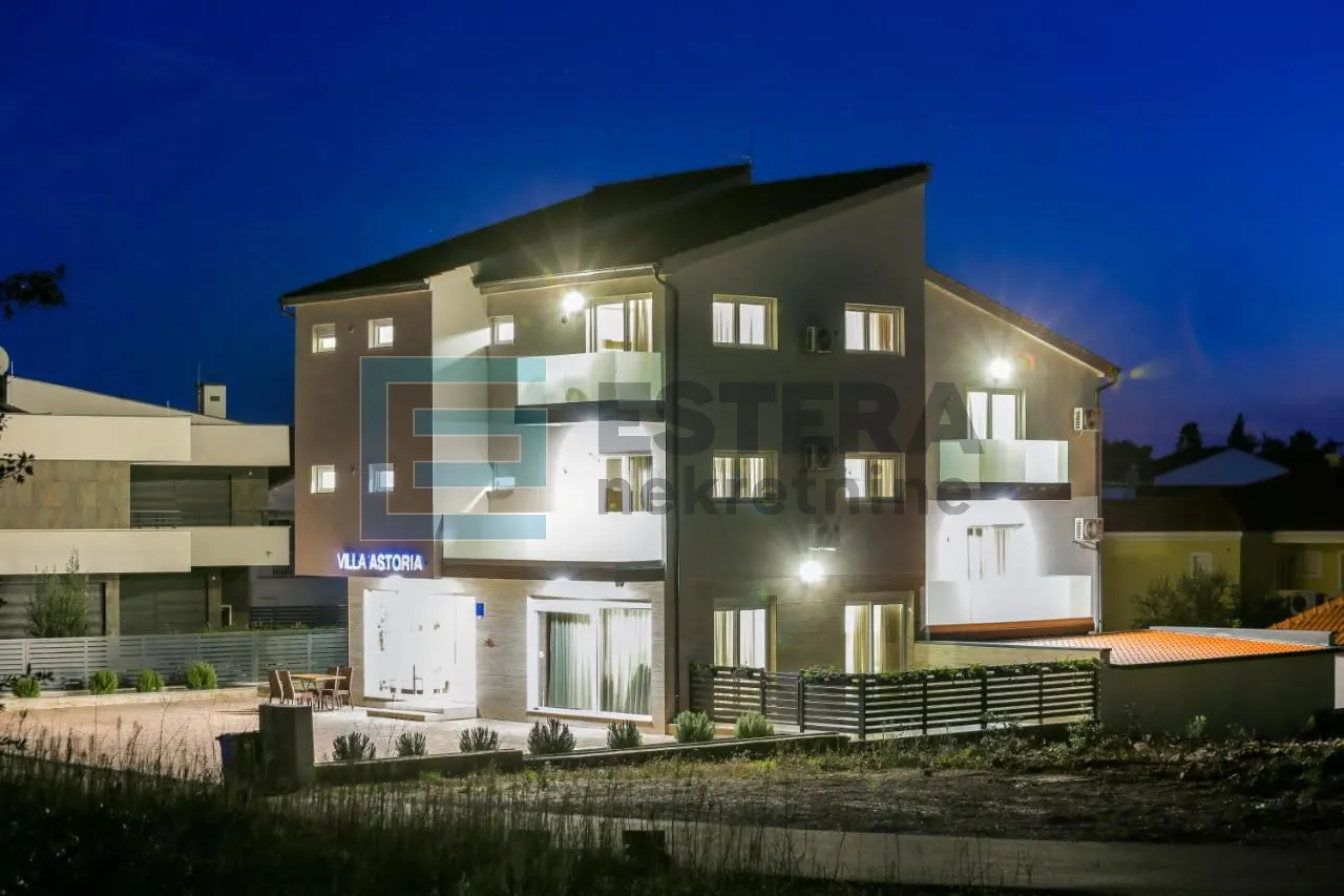 luksuzna villa 200 metara od mora biograd prodaja - slika 4