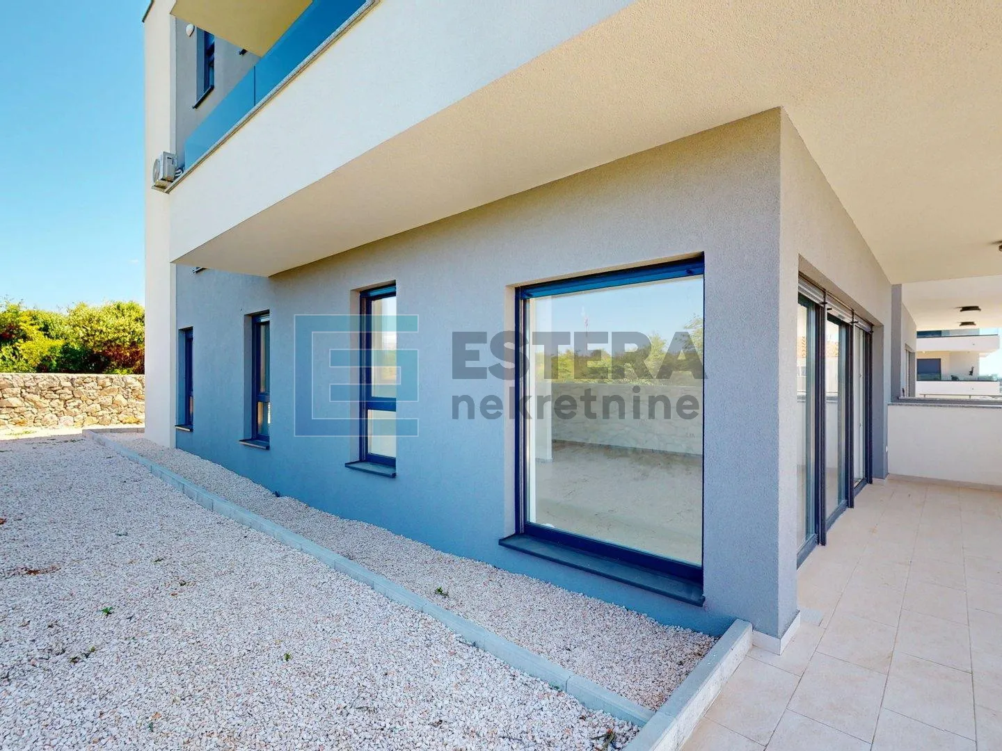 apartman s bazenom - novalja - pogled na more! - slika 3