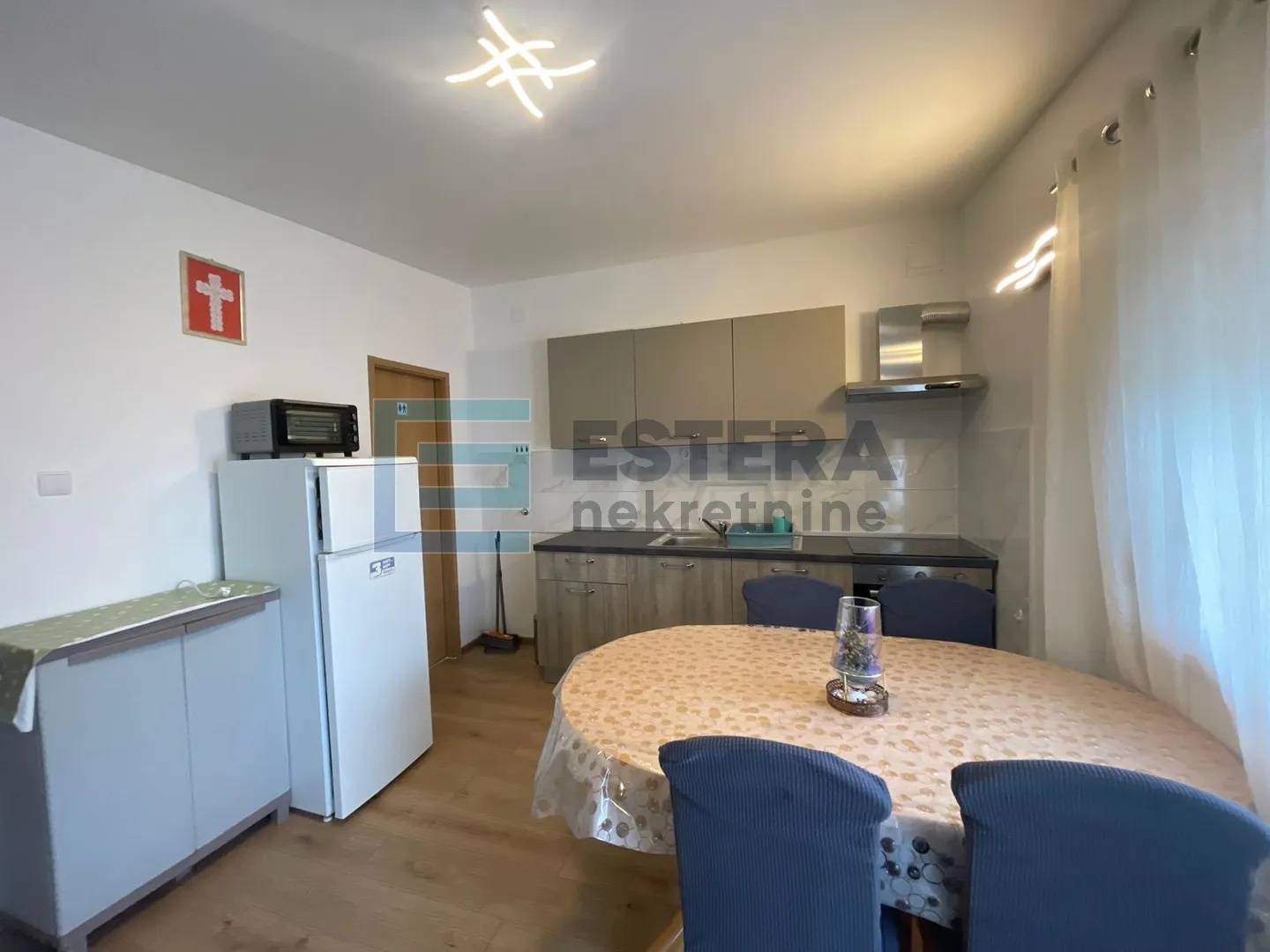 kuća 104 m2 prodaja karin gornji, 2 apt, 150 m do mora - slika 9
