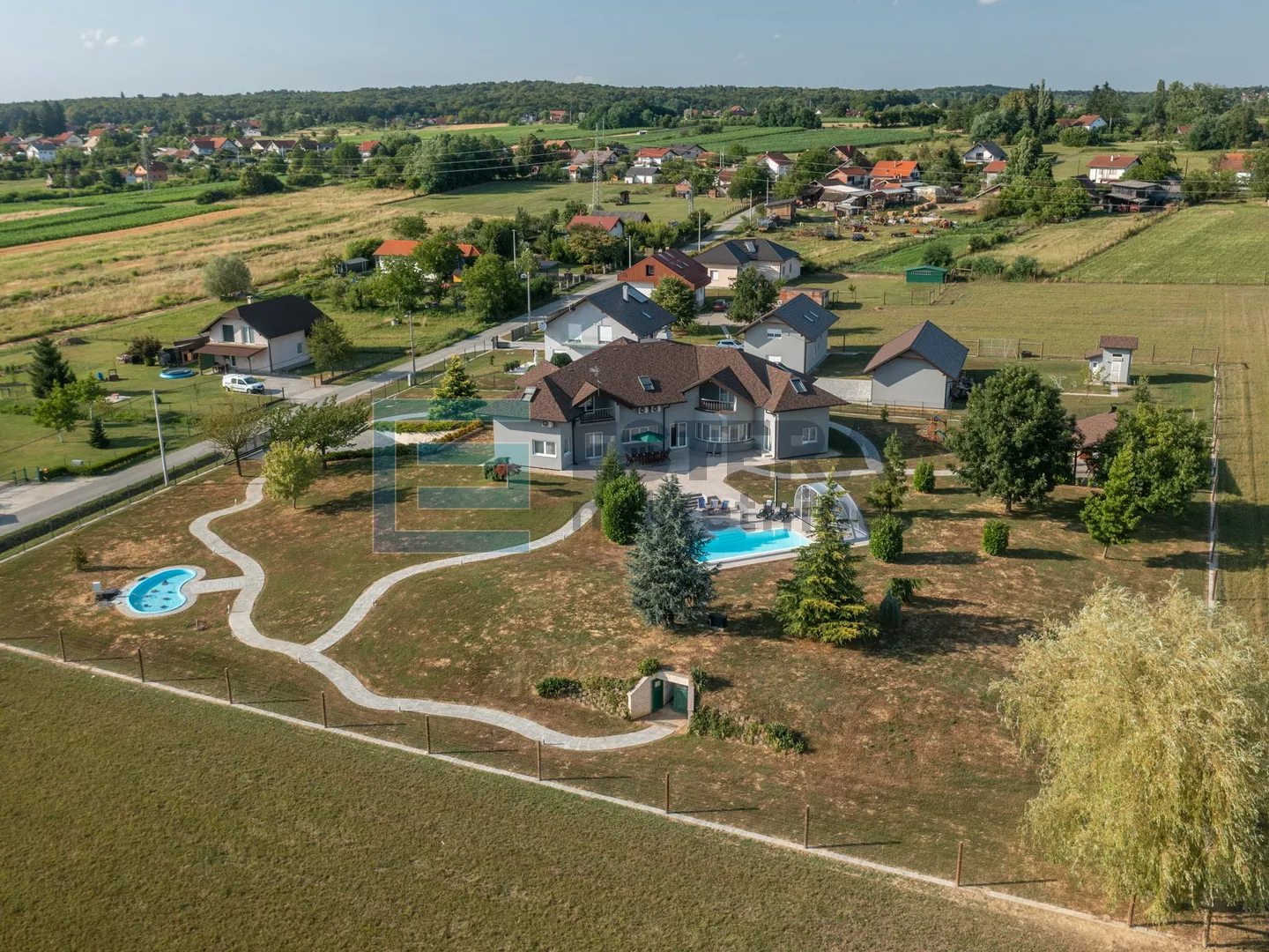 prodaja luksuzna vila deanovec 670 m2 - slika 26