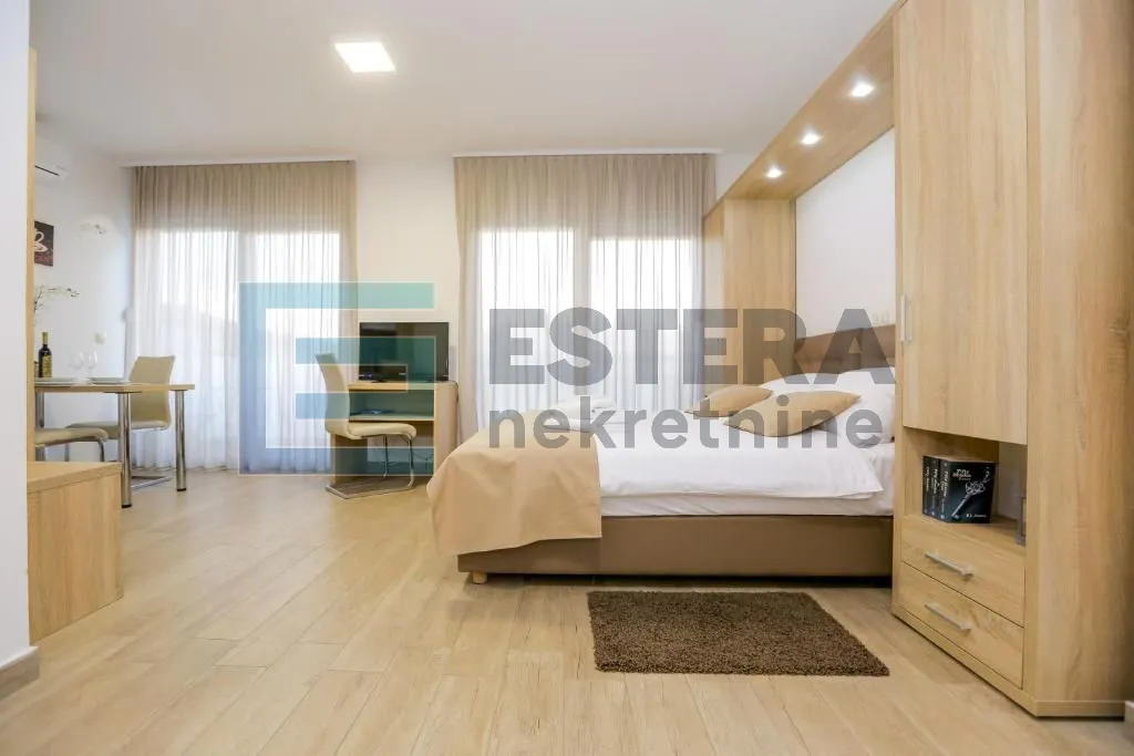 luksuzna villa 200 metara od mora biograd prodaja - slika 10