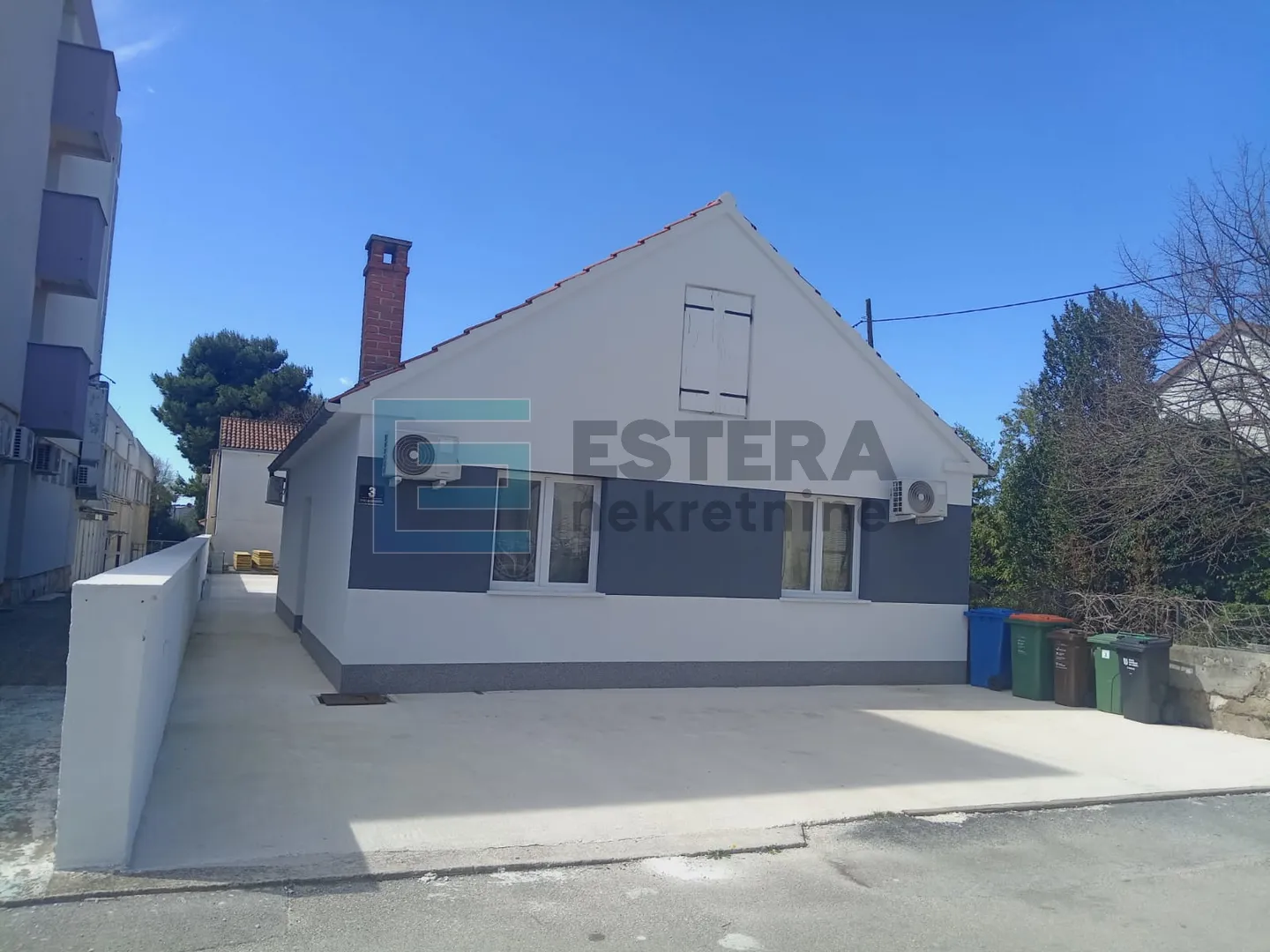 Kuća (81 m2) PRODAJA Biograd na Moru, 4 s, bazen, vrt, 400 m od mora SNIŽENO