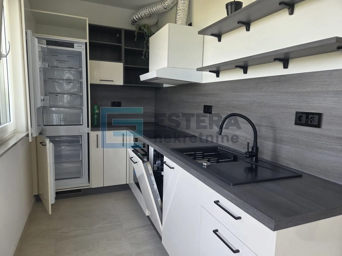 stan 40 m2 najam otok 2s, 3. kat, lift, vpm, terasa - slika 6