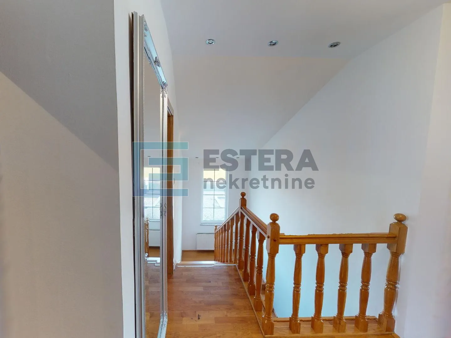 kuća prodaja križevci 220 m2 - slika 18