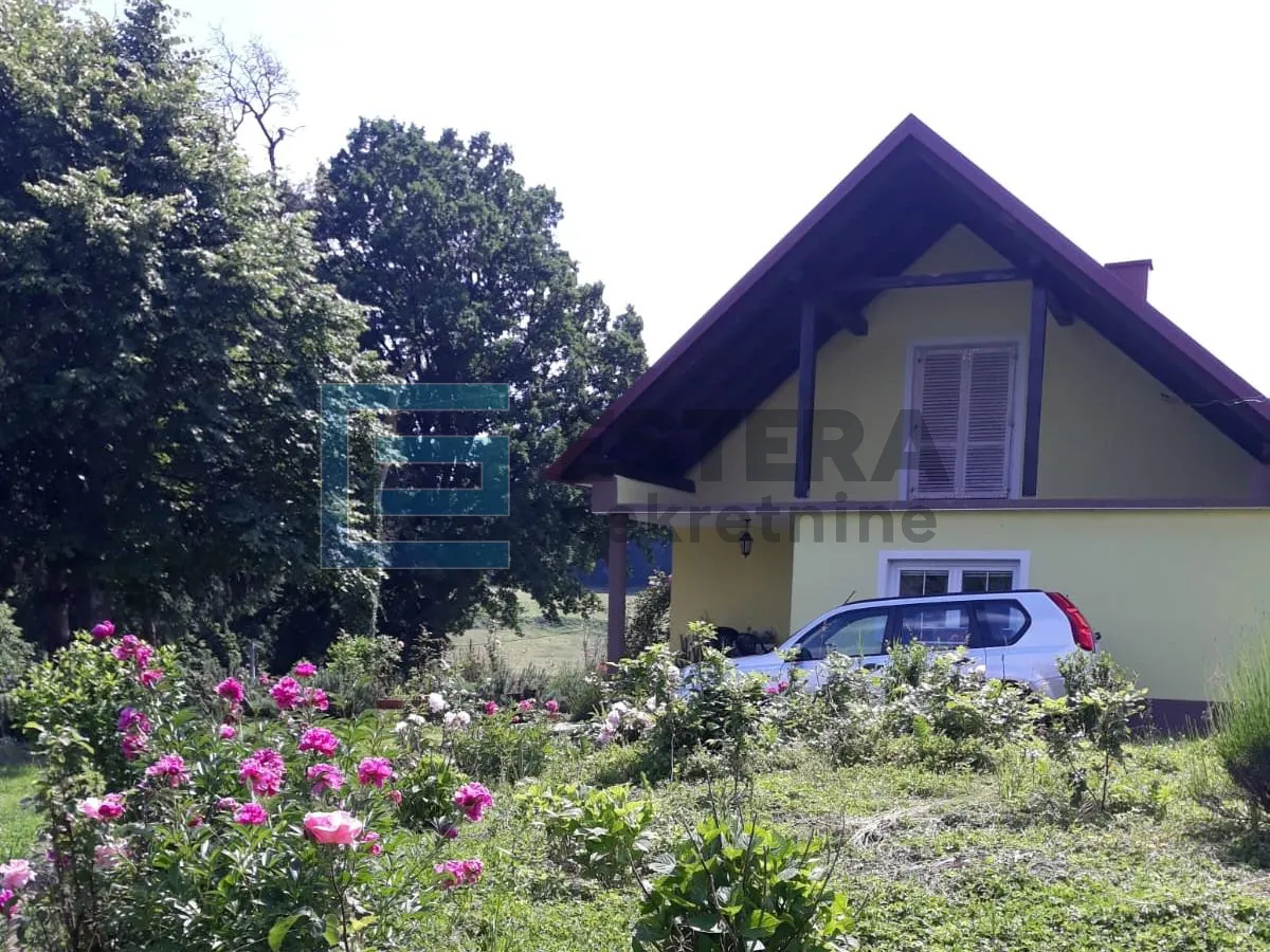 obiteljska kuća prodaja s velikim imanjem 44000 m2 - slika 6
