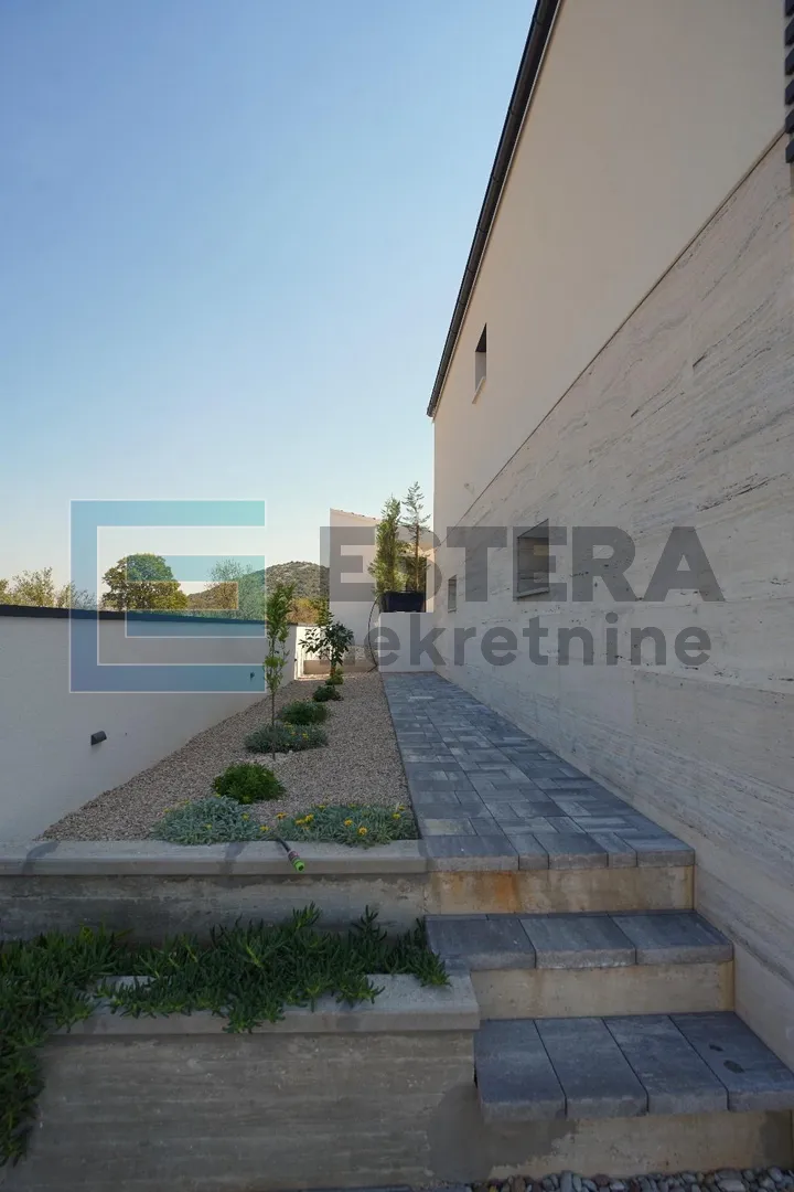 villa s bazenom, biograd n/m okolica, prodaja - slika 3