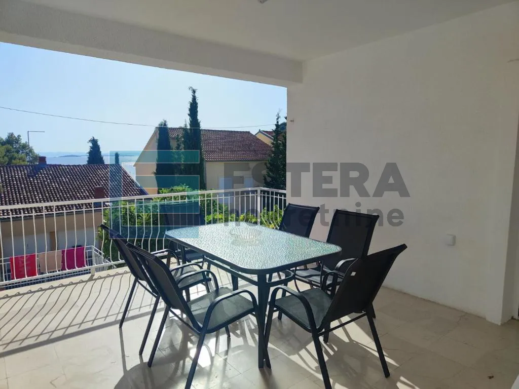 kuća prodaja 260 m2, 2 apartmana, terasa, parking, garaža, 50 m od mora - slika 4