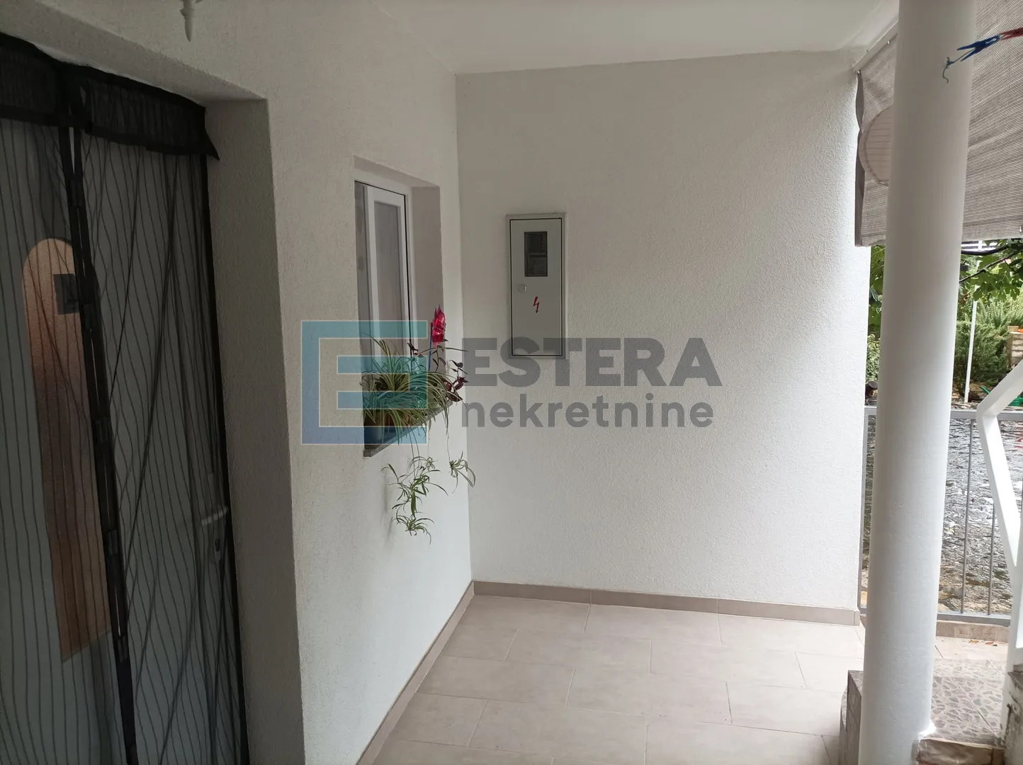 kuća 104 m2 prodaja karin gornji, 2 apt, 150 m do mora - slika 16