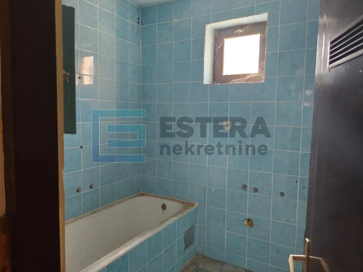 kuća obiteljska prodaja, strahoninec, 170 m2 na parceli od 2567 m2 - slika 8