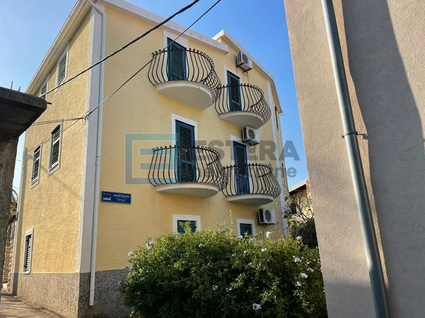 Apartmanska kuća 240 m2 PRODAJA, Ugljan, Kukljica, 50 m od mora
