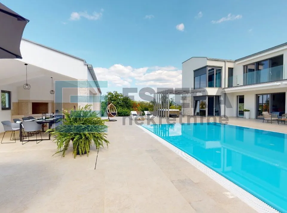 vila unutrašnjost istre 450 m2 - slika 7