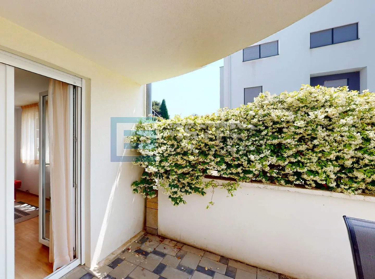 apartmanska kuća s 10 app i bazen! - slika 8
