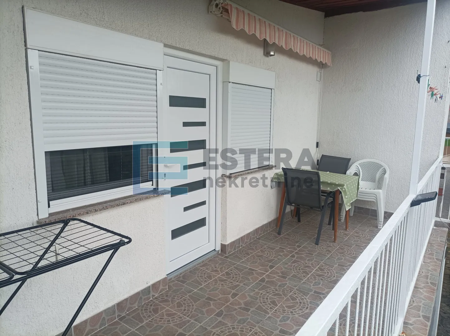 kuća 104 m2 prodaja karin gornji, 2 apt, 150 m do mora - slika 14