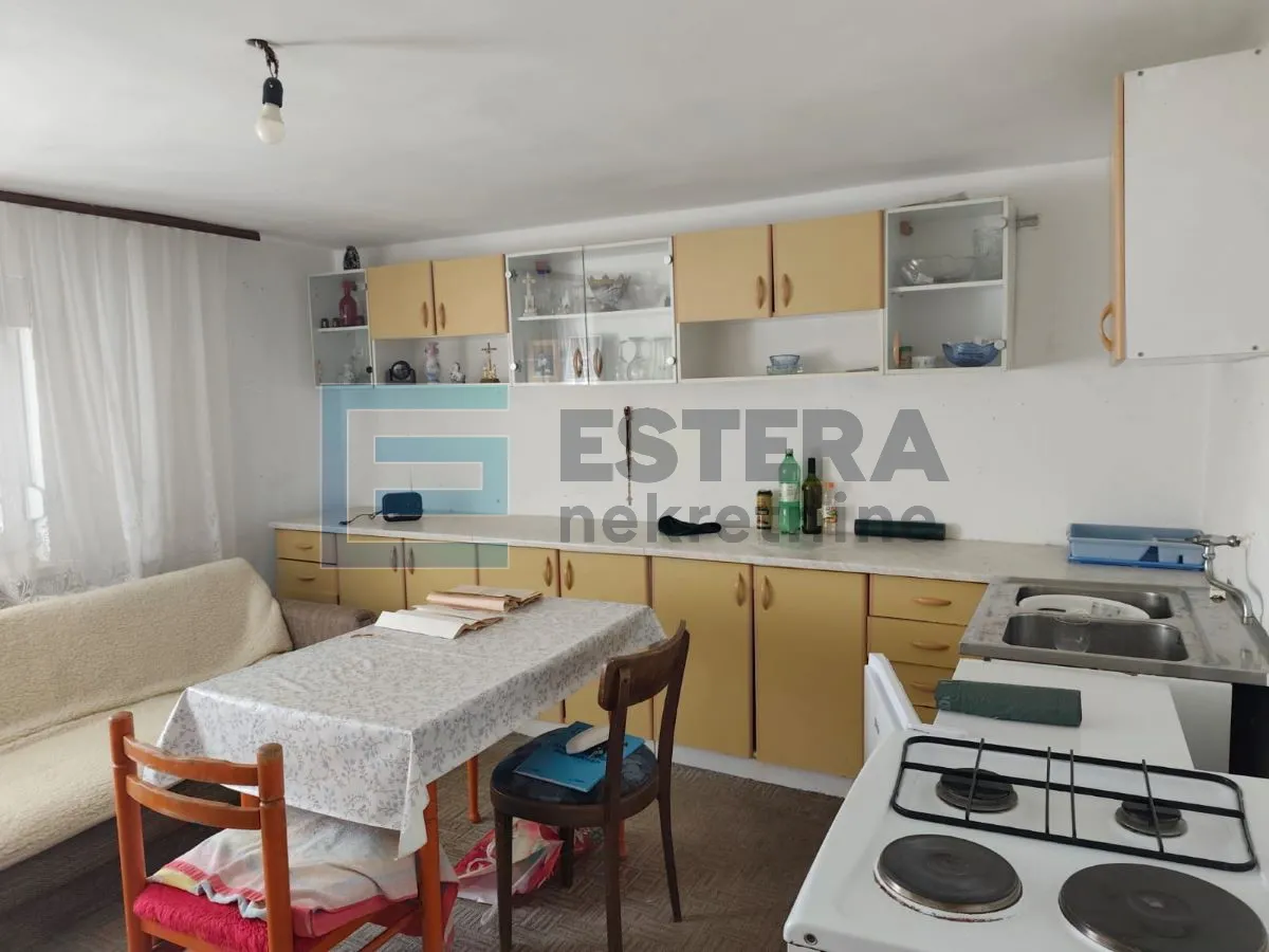 kuća obiteljska prodaja, strahoninec, 170 m2 na parceli od 2567 m2 - slika 7