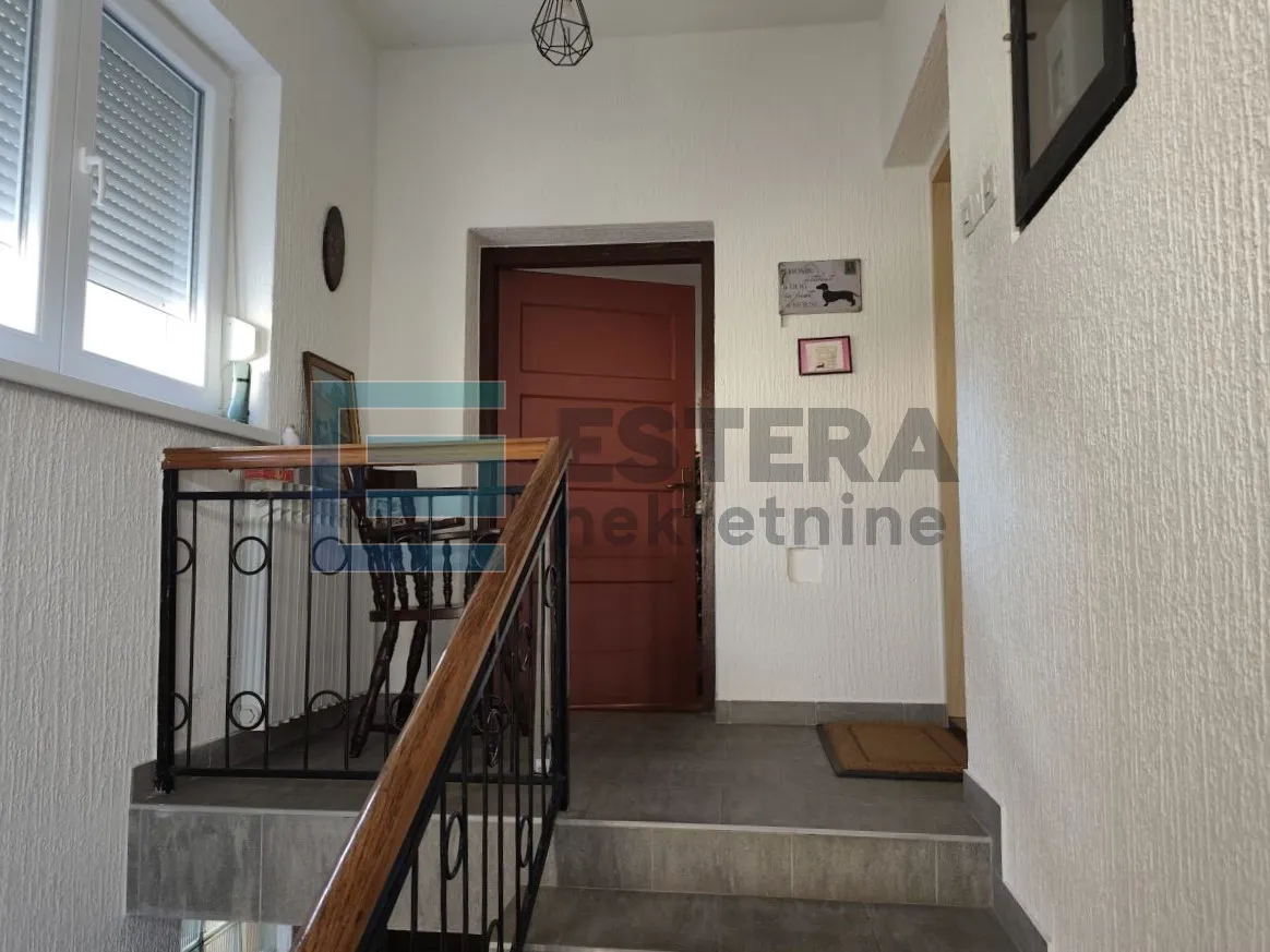 kuća katnica 340 m2 zbelava - slika 12