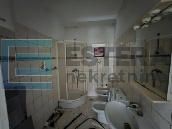 kuća sa 4 jedinice prodaja čiovo, 444 m2 - slika 20