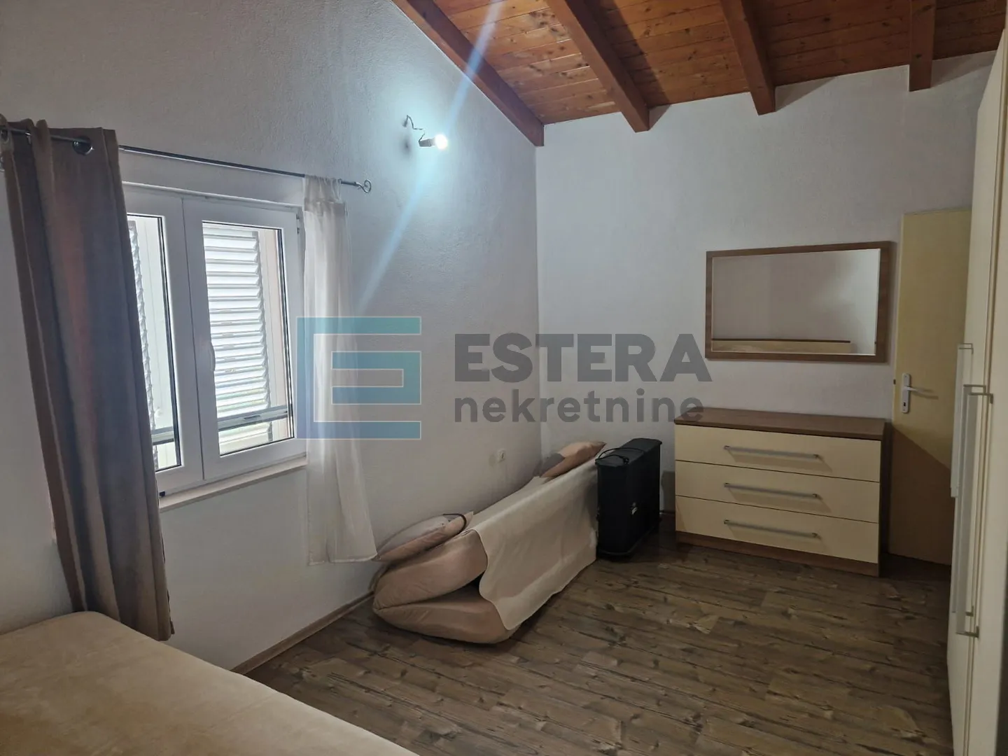 kuća prodaja polača 160 m2 na 2396 građevinske parcele - slika 4