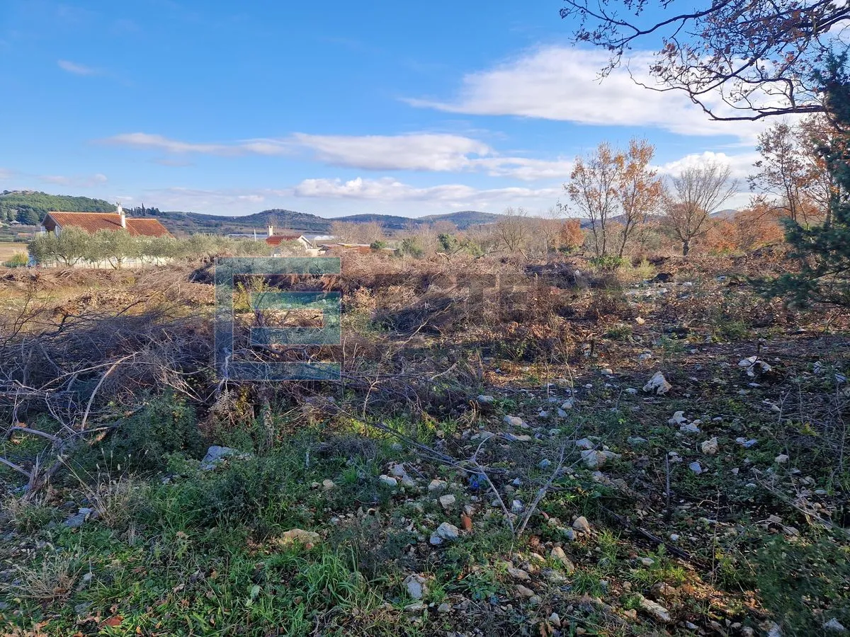 građevinsko zemljište 818 m2 - polača - slika 2