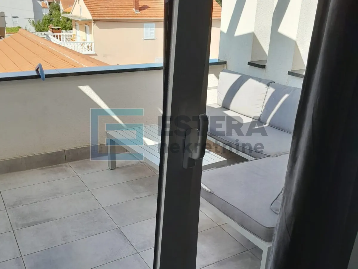 kuća 244 m2 prodaja biograd na moru, 8 apartmana, bazen - slika 20