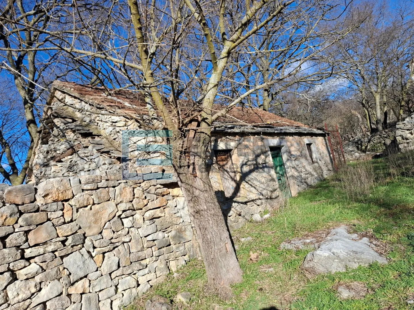 kuća 90 m2 prodaja knin, polača, zemljište 1173 m2 - slika 3