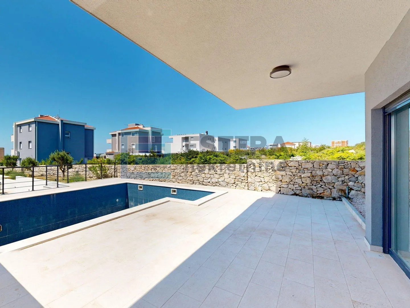 apartman s bazenom - novalja - pogled na more! - slika 2