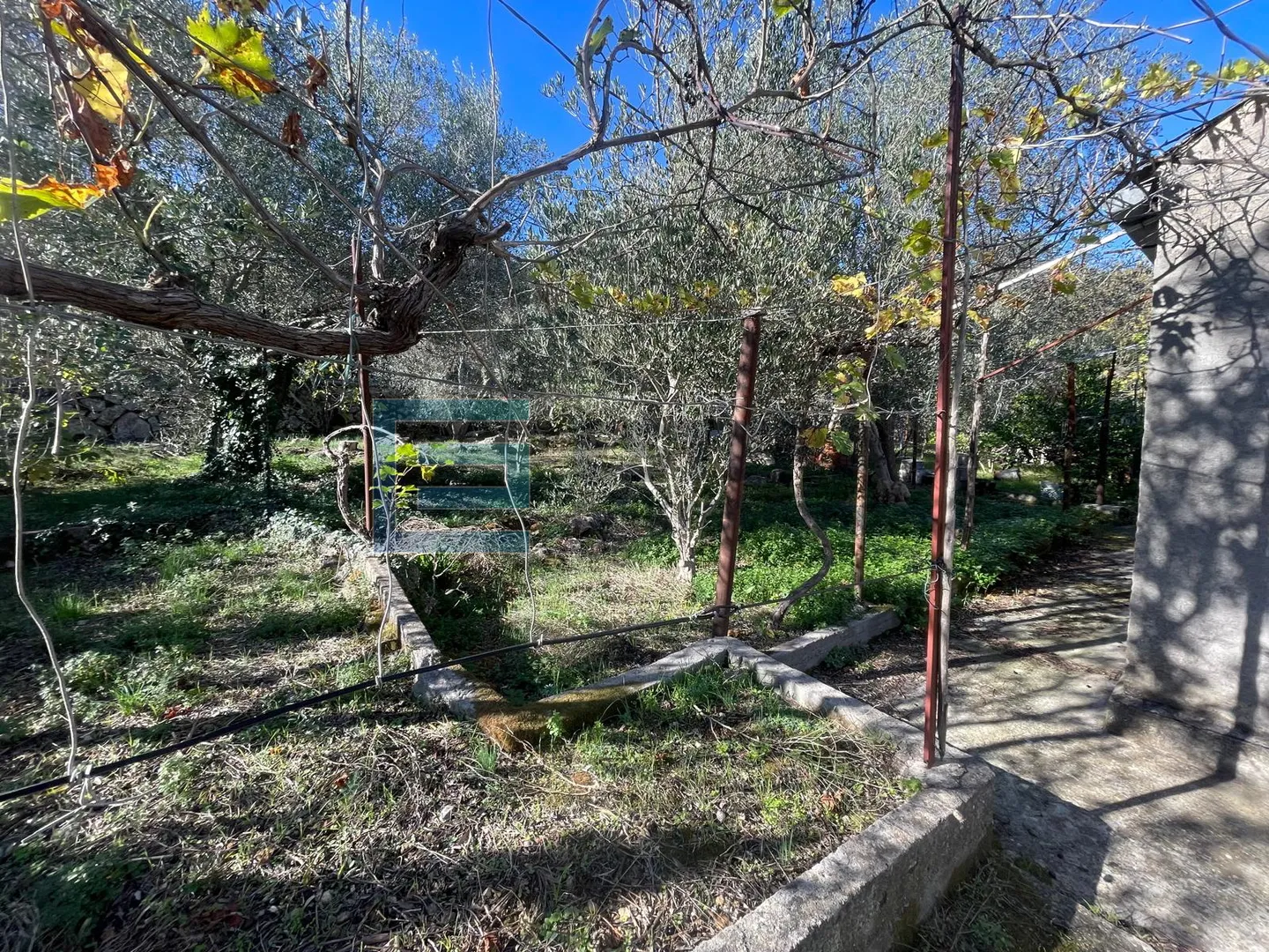 građevinsko zemljište prodaja ždrelac, 1301 m2, sa ucrtanim objektom 57 m2 - slika 6