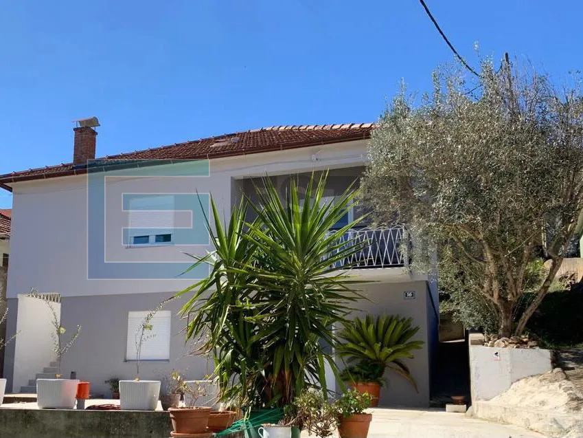 kuća 220 m2 prodaja kali, ugljen, samostojeća, okućnica, polged na more - slika 3