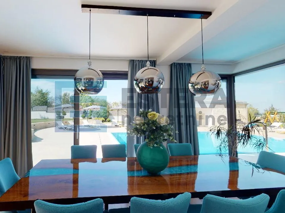 vila unutrašnjost istre 450 m2 - slika 12