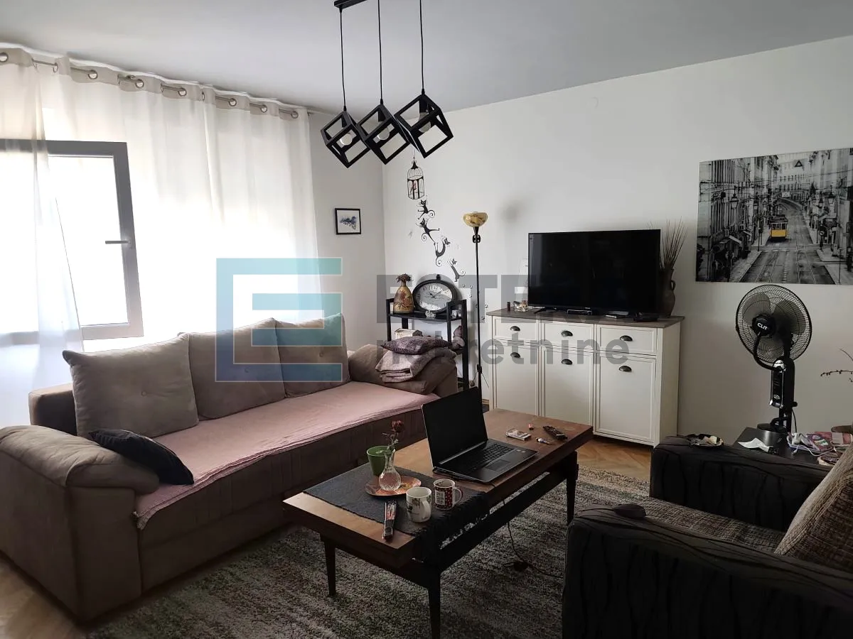 kuća katnica 340 m2 zbelava - slika 17