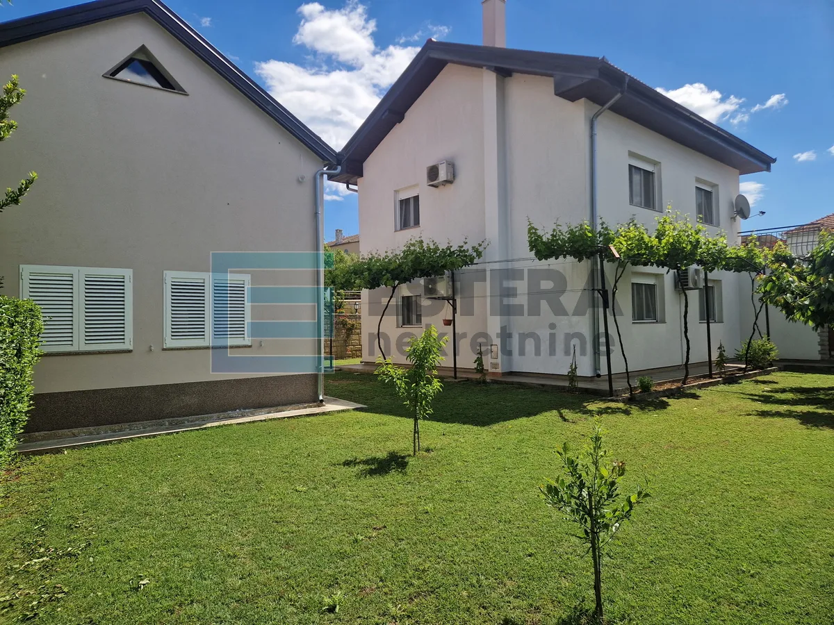 kuća 222 m2 + 82 m2 prodaja biograd na moru, kuća s garažom i pomoćnim objektom, - slika 6