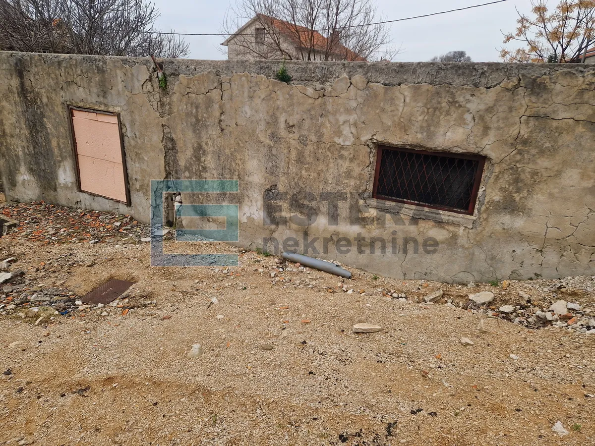 kuća sa zemljištem 128 m2 prodaja polača, kuća za adaptaciju - slika 11