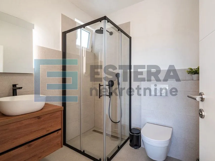 prodaja luksuzna vila sa bazenom, 300 m2, 5 soba, 6 kupaonica - slika 29