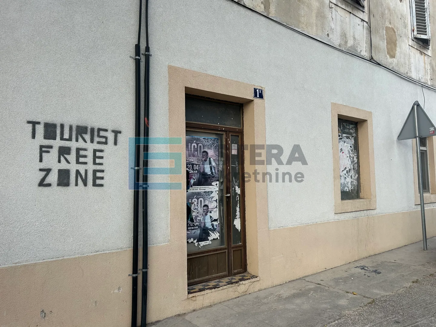 benkovac, centar poslovni prostori prodaja, 64 m2 + 19 m2 - slika 6