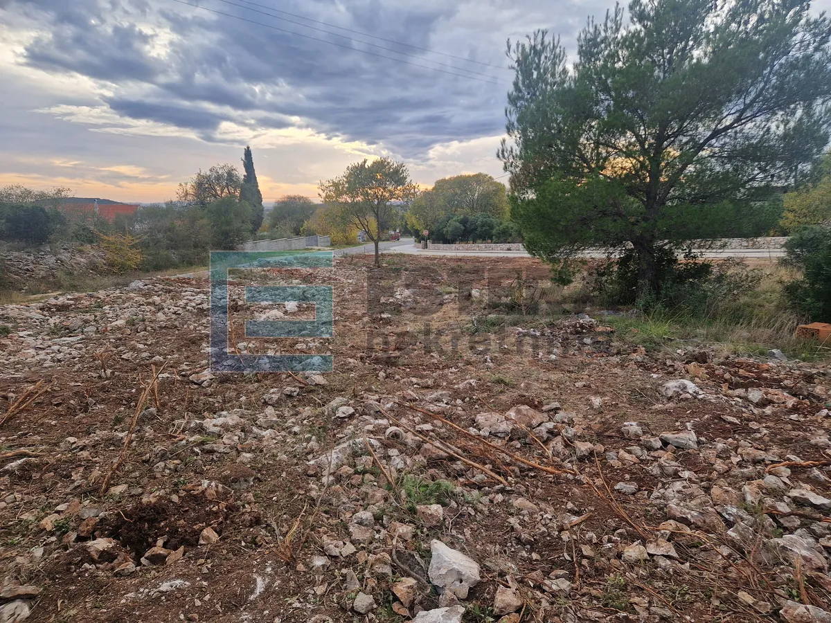 Građevinsko zemljište PRODAJA Polača, 999 m2