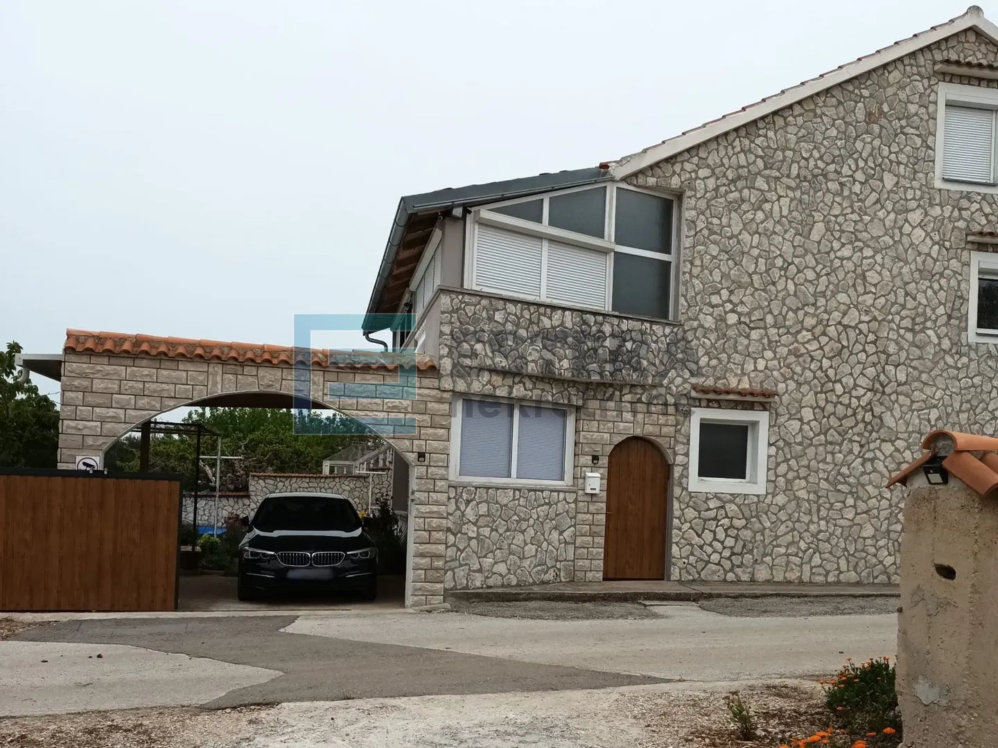 prodaja kuća sa bazenom nadin, 339 m2, imanje 45922 m2 - slika 2
