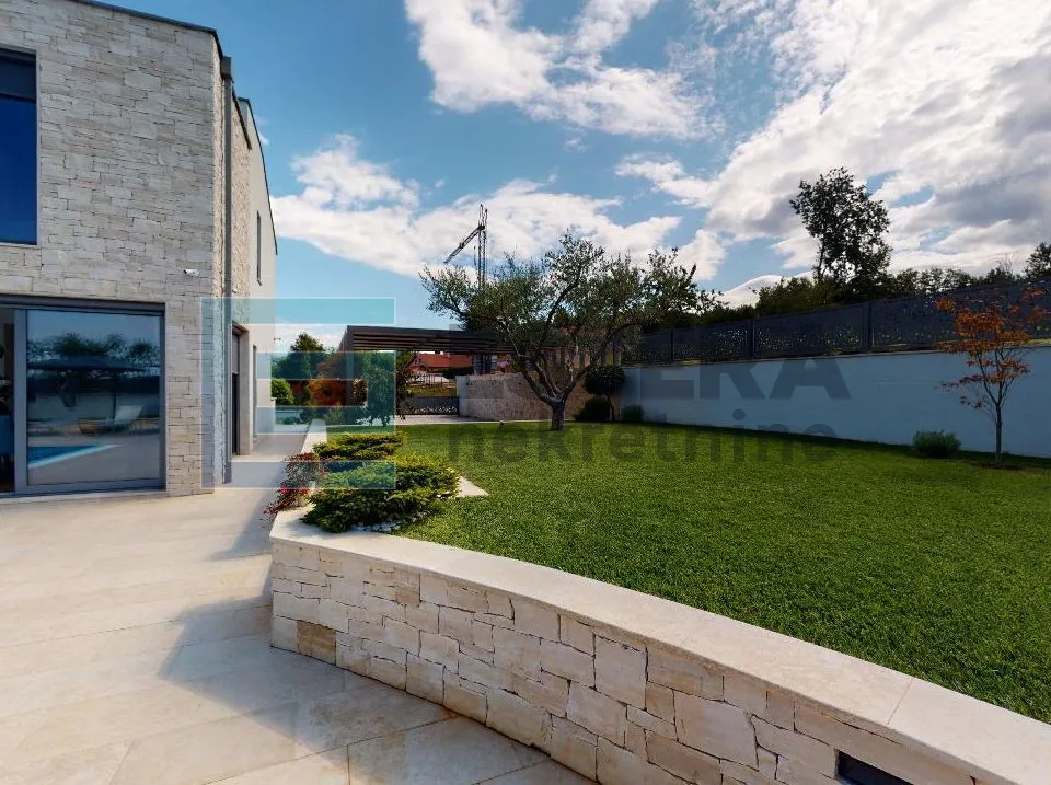 vila unutrašnjost istre 450 m2 - slika 9