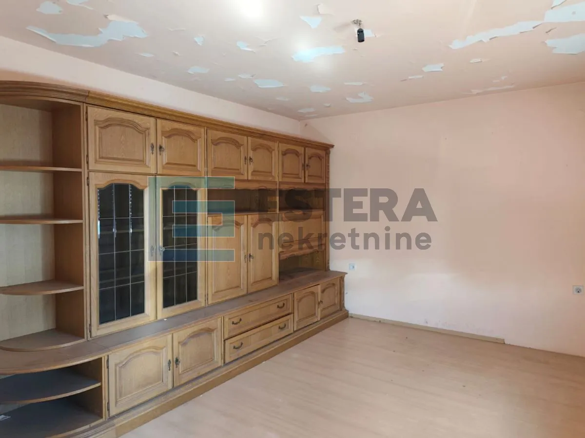 kuća obiteljska prodaja, strahoninec, 170 m2 na parceli od 2567 m2 - slika 10