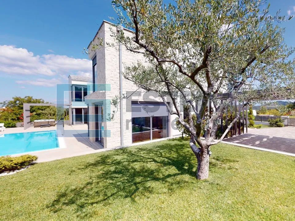 vila unutrašnjost istre 450 m2 - slika 17