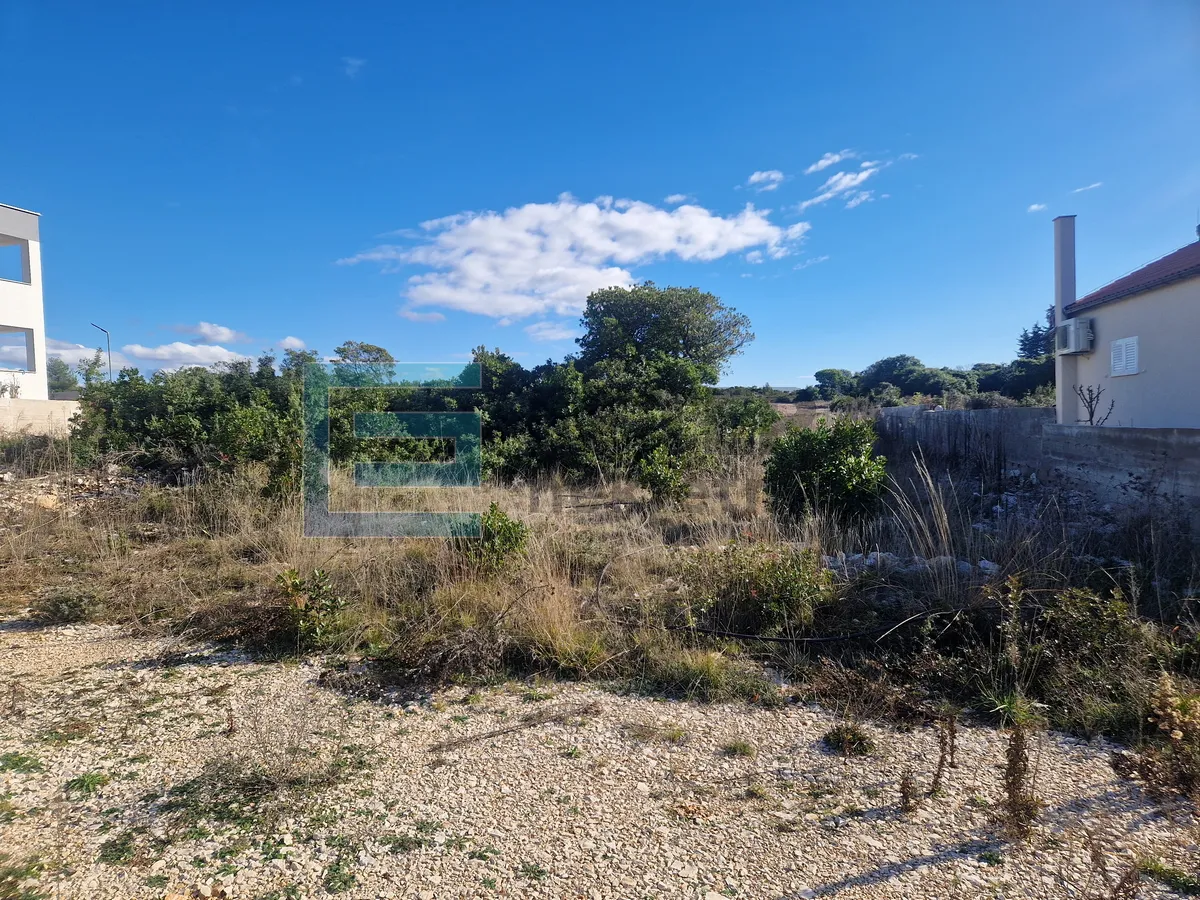 građevinsko zemljište 634 m2 prodaja donje raštane - slika 2